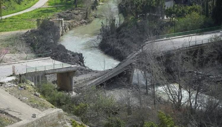 الجيش الإسرائيلي يستهدف الجسور في جنوب لبنان