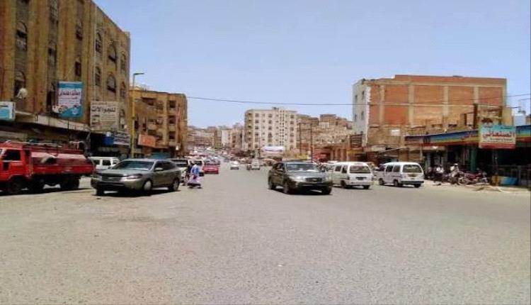 محاولة اغتيال القاضي وسط تعز بسلاح كاتم صوت.. حالته حرجة في العناية المركزة