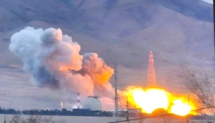 بمشاركة 50 مقاتلة.. إسرائيل تضرب منشآت عسكرية ونووية بإيران 