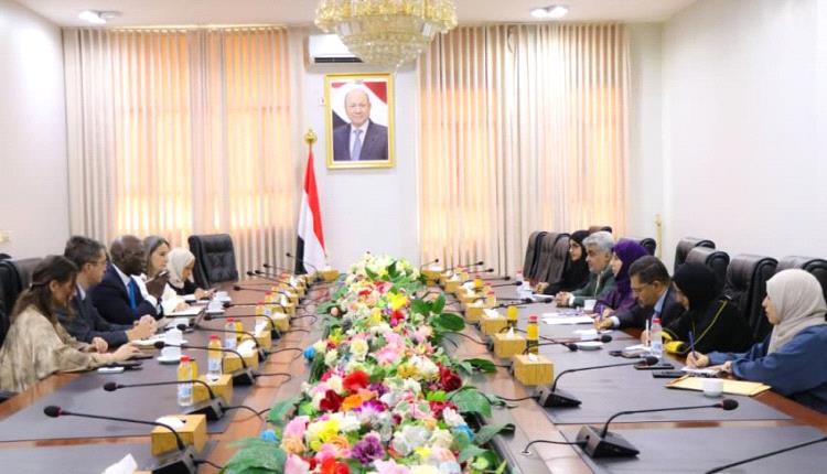 وفد رفيع من البنك الدولي يصل عدن.. واتفاق اقتصادي هام 