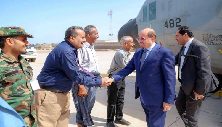 رئيس الوزراء يعود إلى عدن بعد زيارة مهمة للسعودية