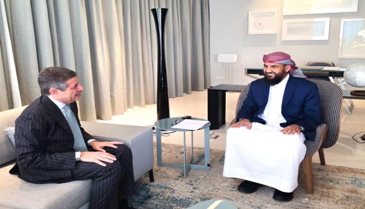 المحرّمي يبحث مع السفير الأمريكي جهود مكافحة الإرهاب وتعزيز الاستقرار