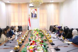 وفد رفيع من البنك الدولي يصل عدن.. واتفاق اقتصادي هام 