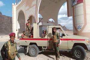 دفاع شبوة  تضبط مطلوبين أمنياً متورطين في أعمال إرهابية