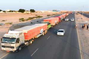 عدن.. توزيع اكثر من 17 الف سلة غذائية لمنتسبي التربية والتعليم 