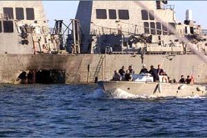 ترامب يتهم إيران بتفجير المدمرة كول في عدن