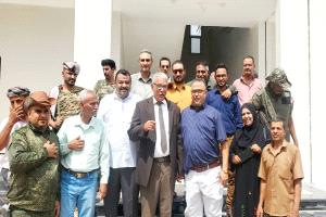 زيارة تفقدية لمدير عام التواهي ورئيس هئية مستشارين محافظ عدن.. لتعزيز الانضباط الوظيفي في المديرية