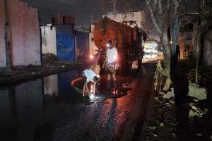 مؤسسة مياه عدن: نعمل بوتيرة عالية لمعالجة طفح مياه الصرف الصحي في الشيخ عثمان والمنصورة