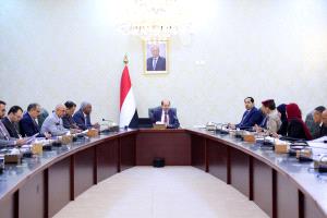 الحكومة تشيد بالدعم السعودي وتؤكد: عدن يجب أن تتحول إلى نموذج للدولة