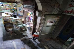 وحشية11 طعنة تهز تعز.. سفاح عائد من السجن يذبح شاب داخل سوق المركزي