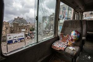 رصاصة فوضى إخوان تعز.. طفلة تصارع الموت في خامس العيد