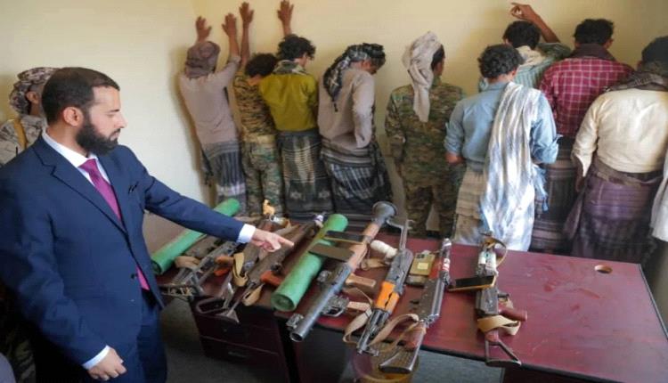 بالفيديو.. وسط اشتباكات عنيفة محافظ أبين يقود حملة أمنية لإنهاء نقطة جباية