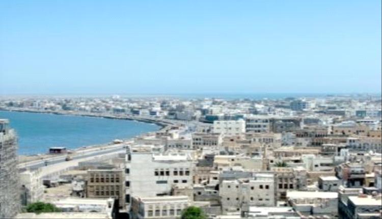 الحديدة على حافة الظلام.. 8 ميجا فقط تُبقي المدينة حيّة وملايين تُهدر على لجان القات والفنادق