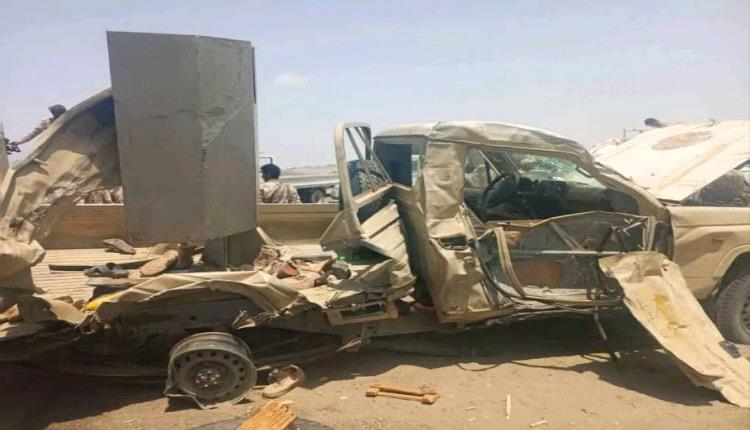 قتيل وجريحان بقوات درع الوطن، إثر انقلاب طقم عسكري عند مدخل عدن