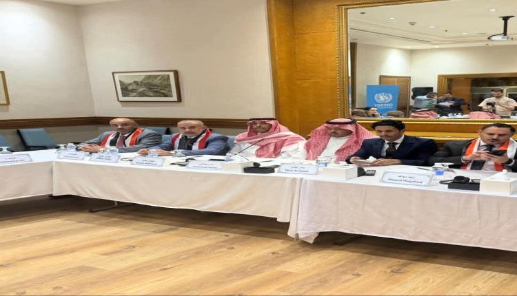 شهدت العاصمة الأردنية عمّان اليوم الخميس 14 مايو 2026، توقيع واحدة من أوسع صفقات تبادل الأسرى والمحتجزين باليمن، بعد مفاوضات مكثفة قادها الفريق الحكومي بدعم من التحالف العربي مع وفد مليشيا الحوثي #اليمن 