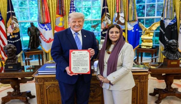 الرئيس الأمريكي ترامب يلتقي سفيرة اليمن.. ويحملها رسالة هامة