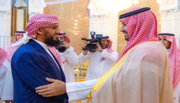 ولي العهد السعودي محمد بن سلمان يلتقي أبو زرعة المحرمي بعد ساعات من وفاة هادي