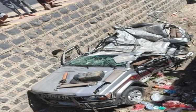حادث مروري في صنعاء.. سقوط سيارة في مجرى السيول 