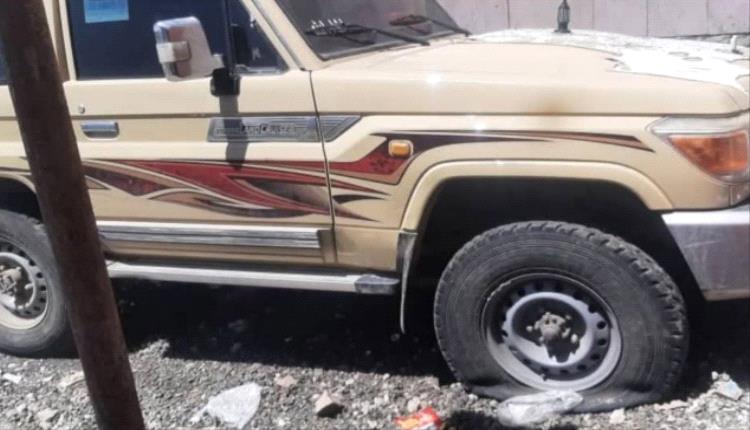 استهداف شيخ قبلي بانفجار عبوة ناسفة في إب قرب منزله