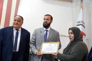 اول مسؤول بالشرعية يفصح رسمياً عن ممتلكاته وأمواله ومصادر دخله أمام هيئة مكافحة الفساد