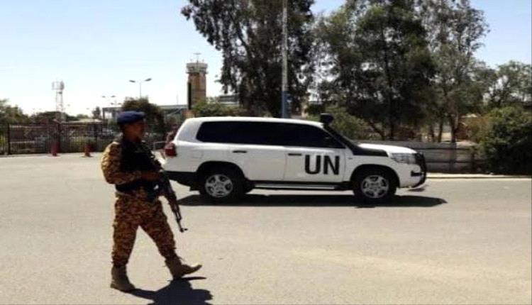 الحوثيون يفرجون عن موظف أممي ويُبقون 72 موظفا أمميا في سجونهم