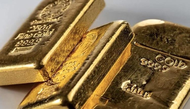 تراجع أسعار الذهب بضغط من ارتفاع الدولار وعوائد السندات 