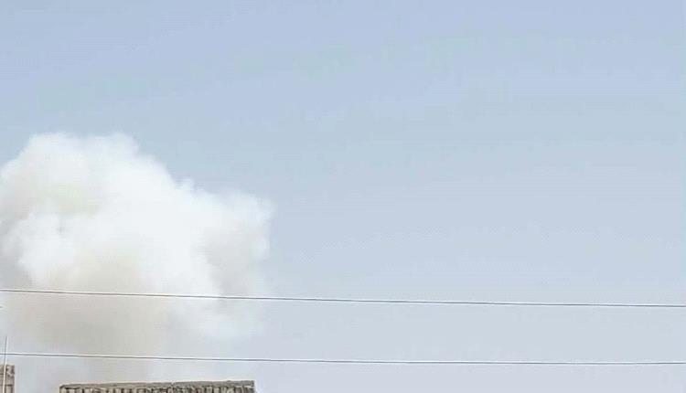 غارات عنيفة تحرق مواقع الحوثيين في الوازعية بعد هجوم واسع على جبهة الأغبرة