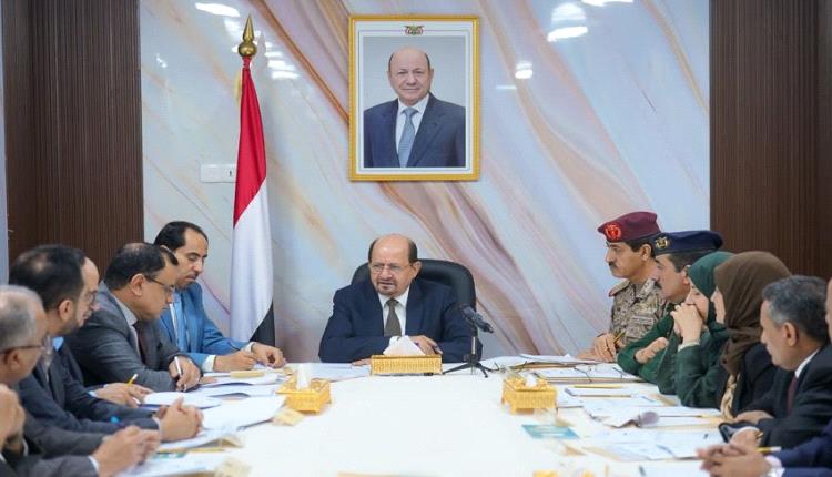 الحكومة توافق على قرار تصنيف الحوثي منظمة إرهابية.. وتكشف تفاصيل هجومه على عدن
