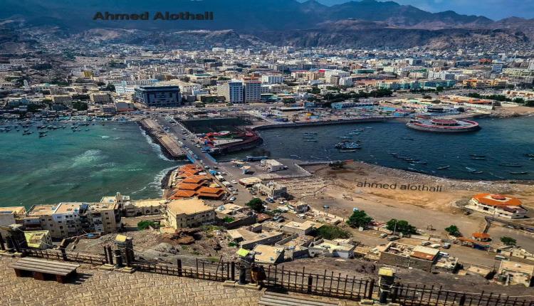 عاجل : الحوثي يقصف قصر المعاشيق في عدن بصواريخ باليستية.. صورة