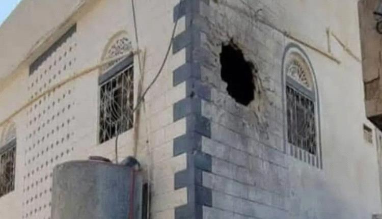 جرائم حرب بشعة بتعز.. الحوثي يداهم 130 منزل ويختطف العشرات ويقصف المدينة بـ377 مقذوف