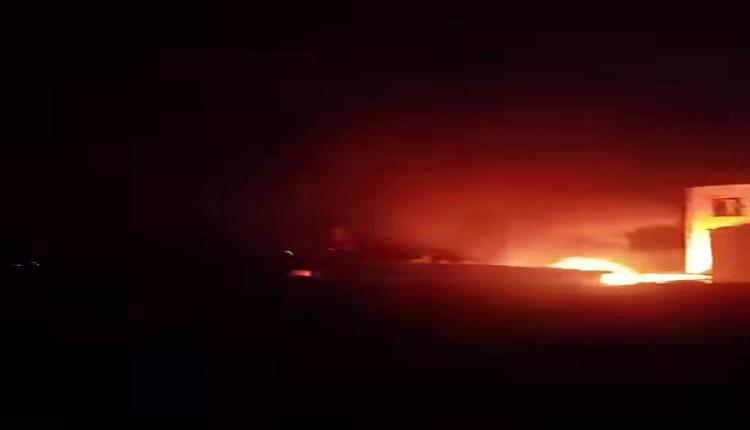مجهولون يحرقون سيارة فريق طائفي في قدس والحوثي يتوحش ويلاحق المواطنين