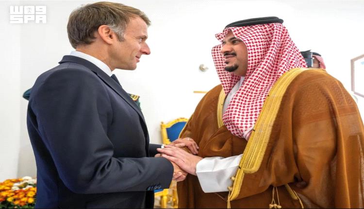 الرئيس الفرنسي يصل إلى الرياض