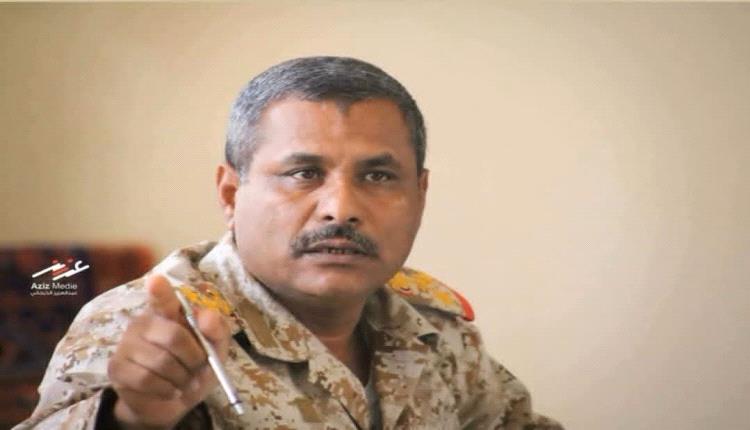 الشراجي يدعم جبهات تعز.. وعسكري يفضح احتكار الإخوان للسلاح وترك المقاومة بلا إمدادات