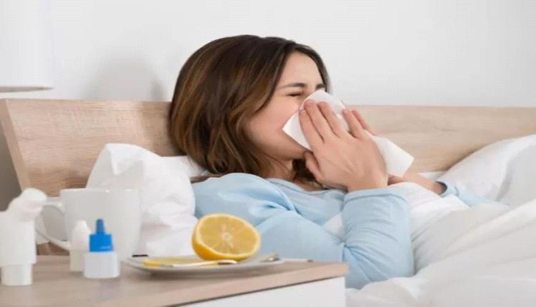 ألم الحلق في الخريف ليس دائماً إنفلونزا.. كيف يخدعك الهواء الجاف والتدفئة؟