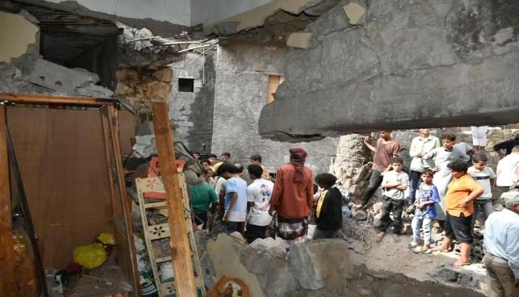 الموت يطرق منازل المدنيين.. قصف الحوثي يُدمي الأحياء السكنية ويصيب طفلتين في تعز