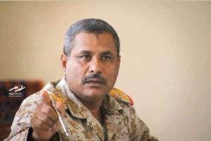 الشراجي يدعم جبهات تعز.. وعسكري يفضح احتكار الإخوان للسلاح وترك المقاومة بلا إمدادات