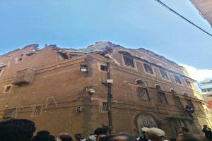 إصابة أطفال ونساء بسقوط صاروخ حوثي في صنعاء.. الجماعة تصادر كاميرات المراقبة لطمس هذا الدليل