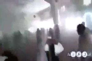 الحوثي يقصف اكبر مساجد تعز بالصورايخ والطائرات