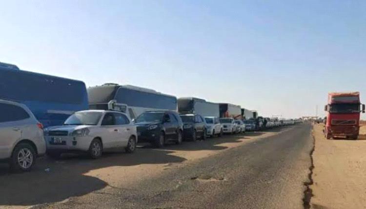 قتلى وجرحى سعوديون في منفذ الوديعة برصاص مسلح يمني قبل فراره إلى صحراء حضرموت
