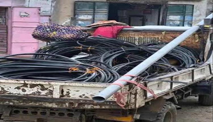 حجة.. الحوثيون ينهبون شبكة اتصالات الهاتف الثابت في الشاهل