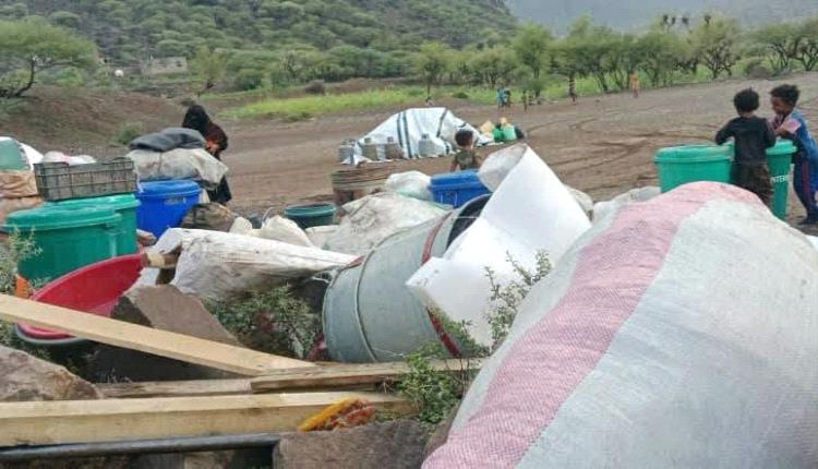 تقرير رسمي: نزوح أكثر من 1300 أسرة جراء التصعيد الحوثي