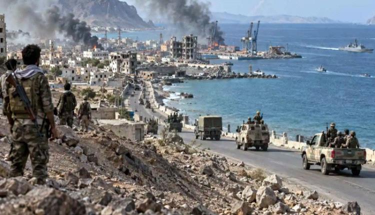 صحيفة دولية: سقوط المخا يتجاوز المكسب الميداني ويغيّر حسابات باب المندب