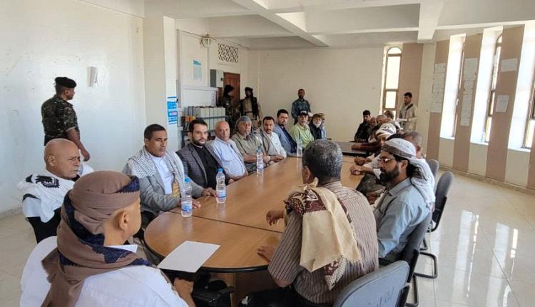 محافظ تعز يلتقي مشايخ ووجهاء الشمايتين ويؤكد وحدة الصف لمواجهة الحوثيين