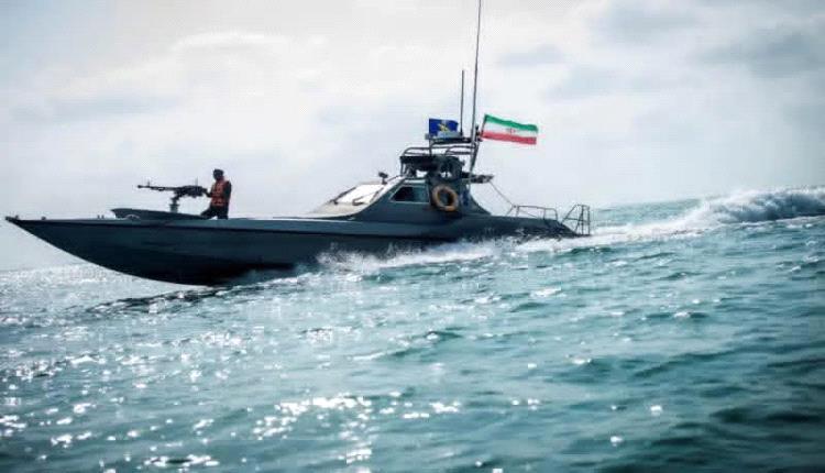 تدمير زورقين إيرانيين حاولا الاستيلاء على مسيّرة بحرية في مضيق هرمز 
