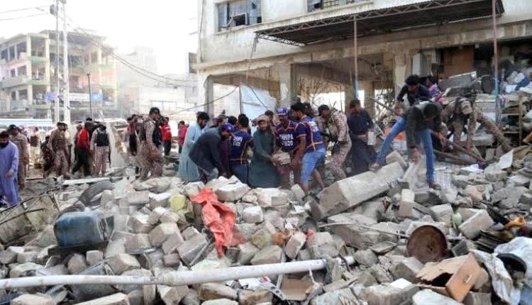 ارتفاع حصيلة ضحايا هجوم على مركز للشرطة في باكستان إلى 31 قتيلاً وإصابة المئات 