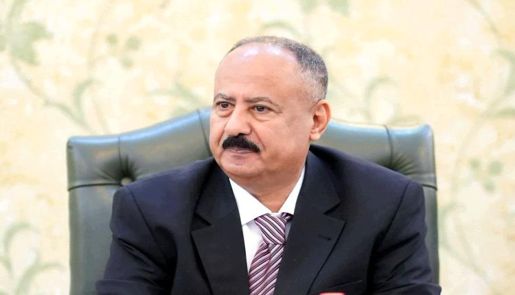 وزير النقل يبشر طلاب الجامعات في عدن: سنتكفل بنقلكم لمدة شهر مجانًا