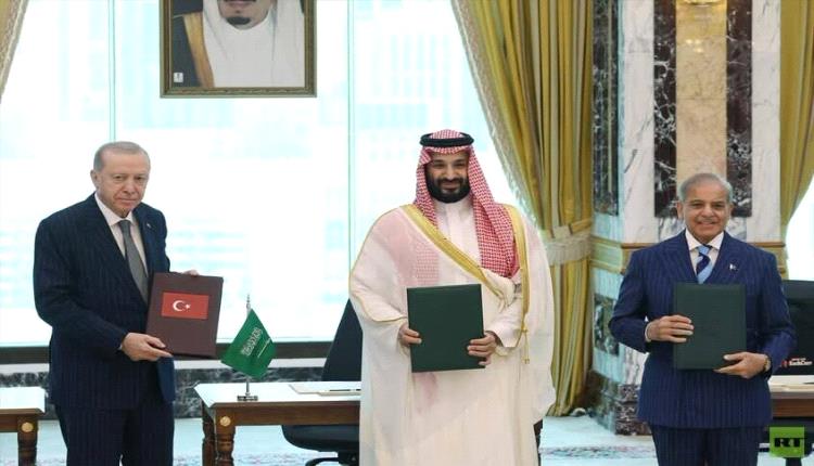 باكستان تجدد موقفها الداعم للسعودية.. اجتماع ثلاثي لبحث سبل دعم الرياض بموجب اتفاقية مكة  