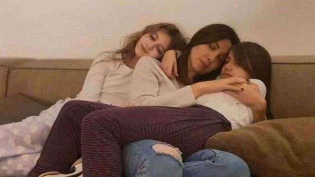 تعليقات مثيرة للمتفاعلين مع صورة نانسي عجرم وابنتيها