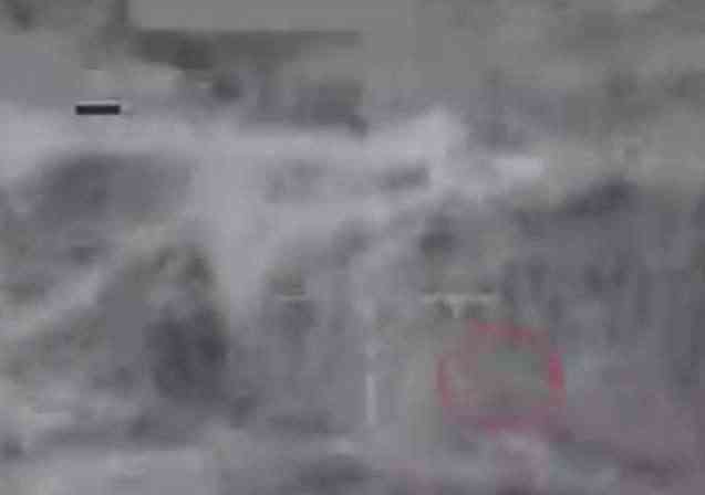 شاهد .. فيديو يوثق لحظة اعتراض وتدمير طائرات حوثية مسيرة
