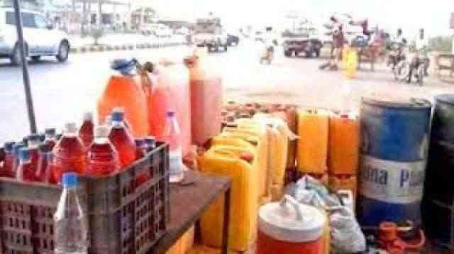 عودة انتشار الأسواق السوداء .. شلل شبه تام جراء أزمة الوقود في عدن